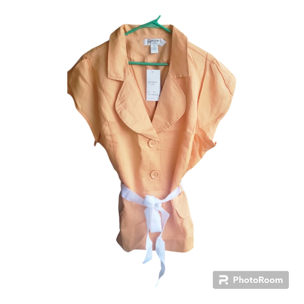 Giorgiana womans peach color shirtsleeve linen blouse with belt NWT